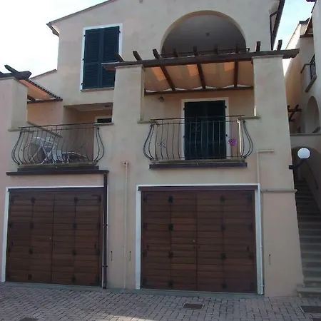 펜션 Graziosa Villetta In Centro